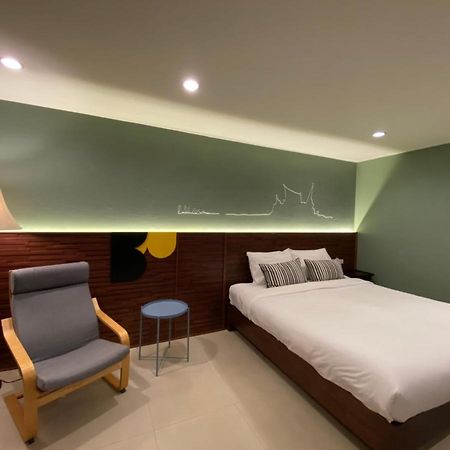 The Royalbee Aparthotel Bangkok Zewnętrze zdjęcie