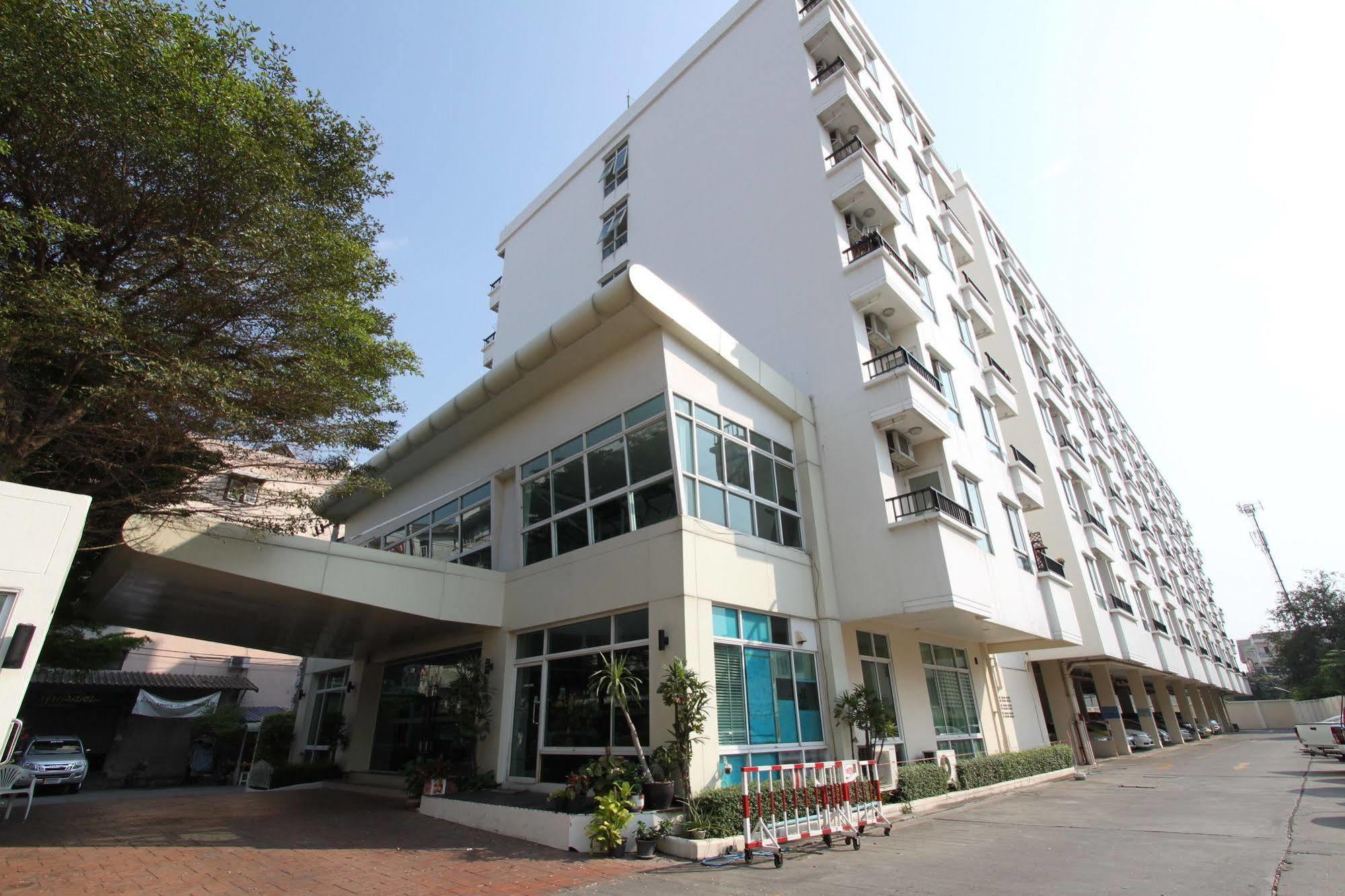 The Royalbee Aparthotel Bangkok Zewnętrze zdjęcie